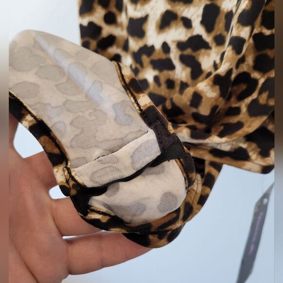 NEW Queen M Animal Print Bodysuit Top Scoop Neck Low Back Casual Boho Small - Picture 5 of 5